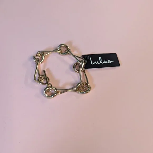 Totally En-chain-ted Gold Oversized Chain Bracelet - Picture 3 of 6